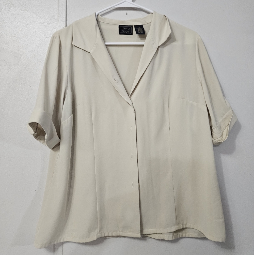 Laura Scott Cream Short Sleeve Blouse!